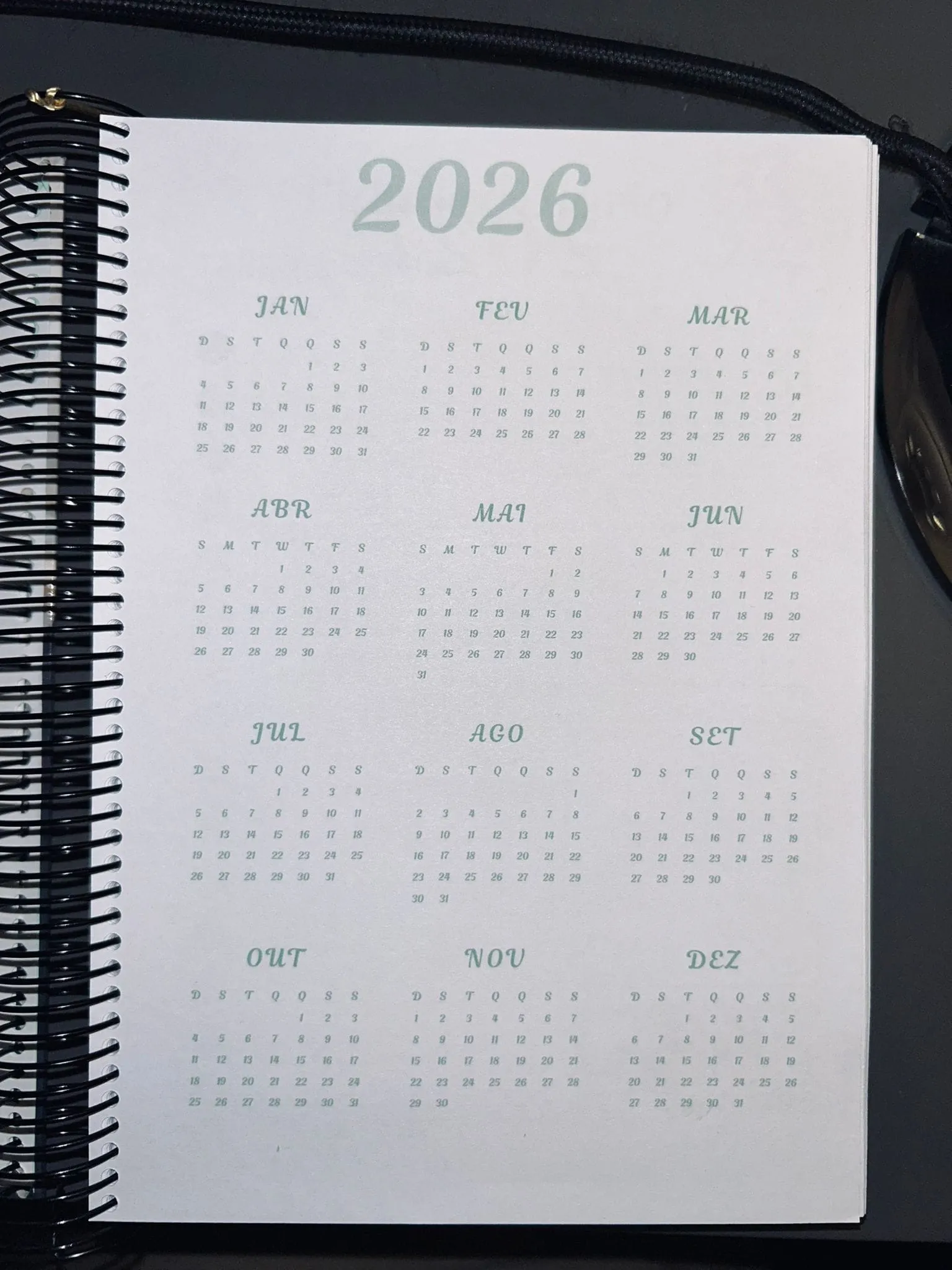 Página com o calendário anual de 2026